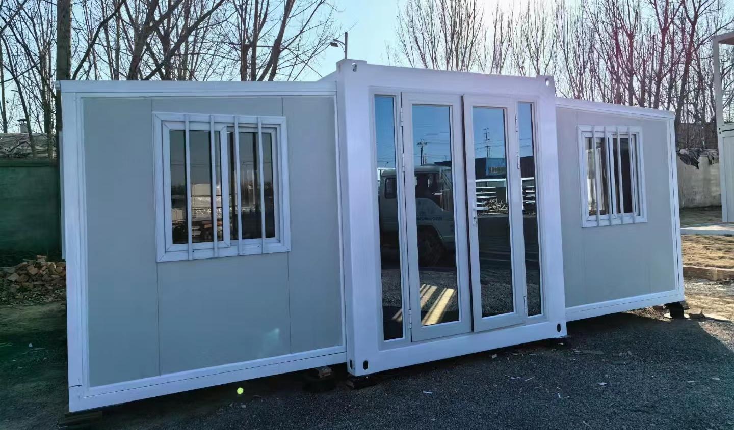 Expandable container house