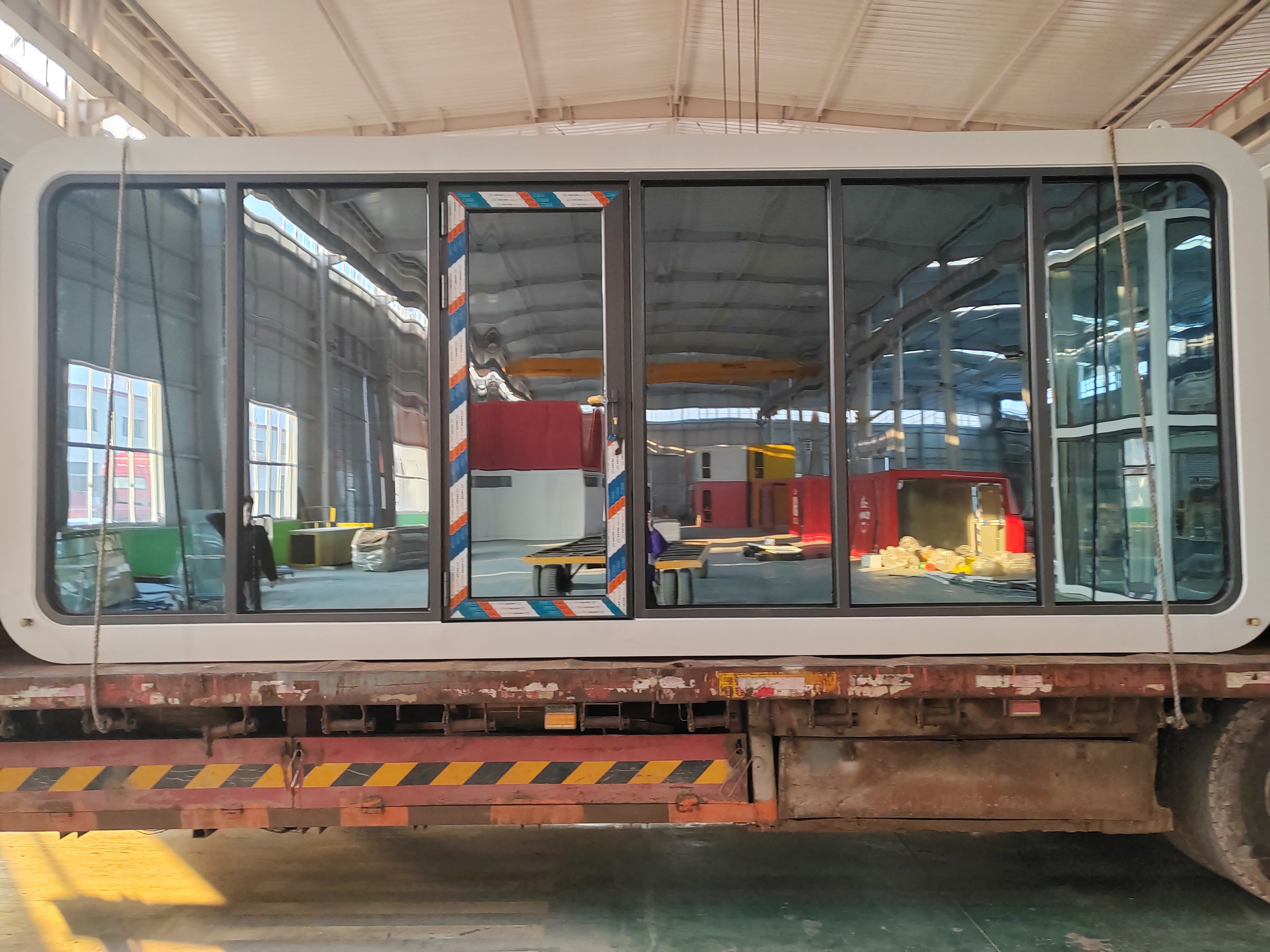 Modular cabin in the production workshop